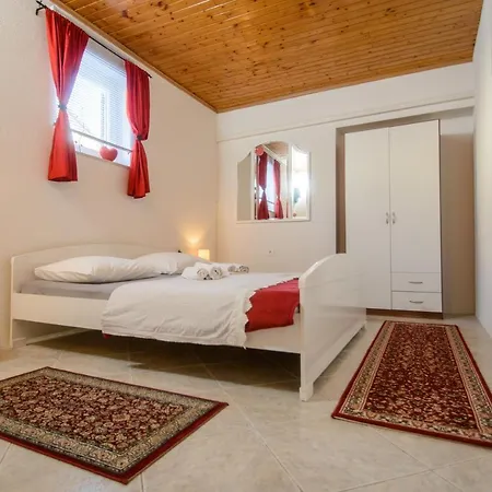 Apartman By The Sea - 13167